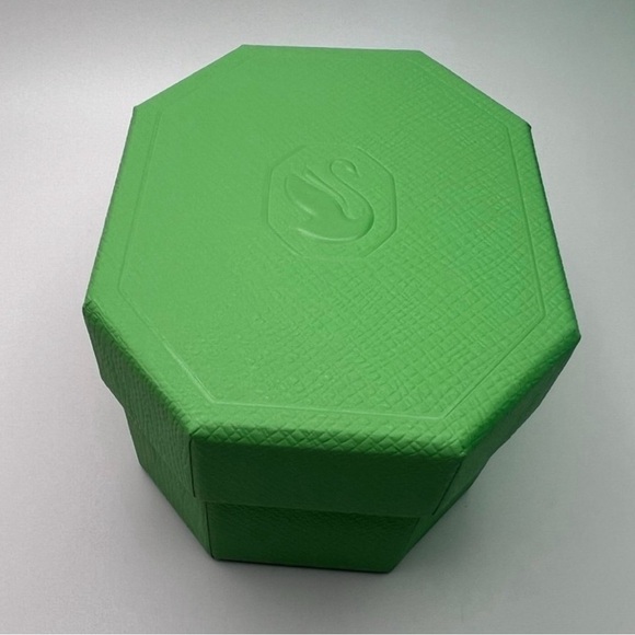 Swarovski Kris Bear “Skater Bear” Figurine – Retired 5619208 90"s Fun - Picture 10 of 10